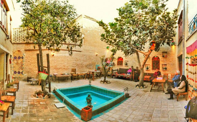 اجاره اقامتگاه بومگردی  شیراز زیبا