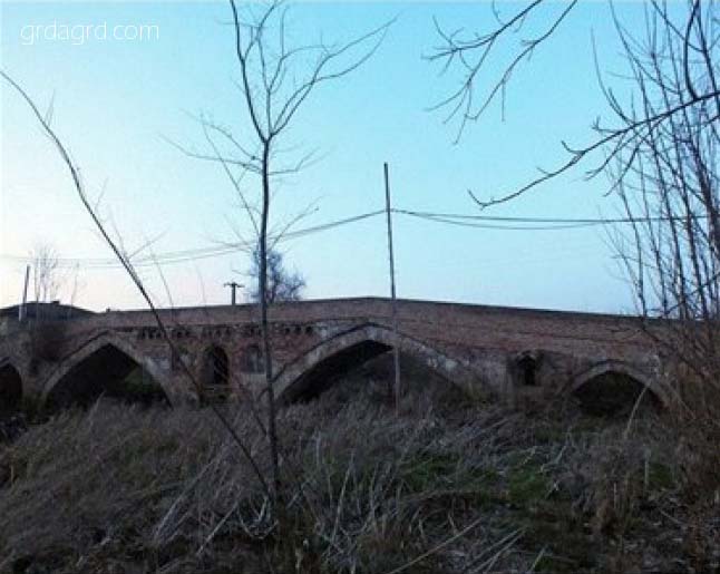 پل تاریخی دیمابن رودسر