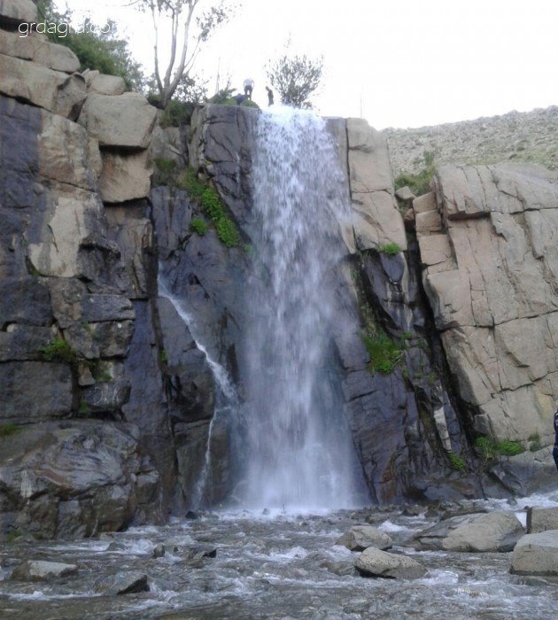 آبشار گنجنامه همدان